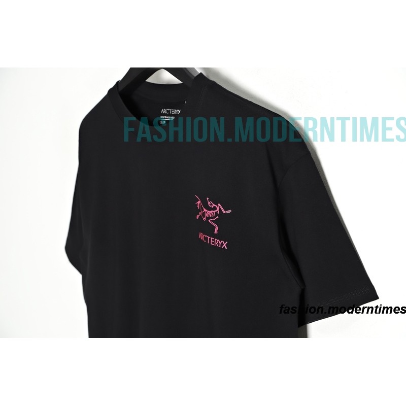 Arc Teryx - Large Logo Printed Short Sleeve T-shirt On The Back Arc Teryx - Large Logo Printed Short Sleeve T-shirt On The Back